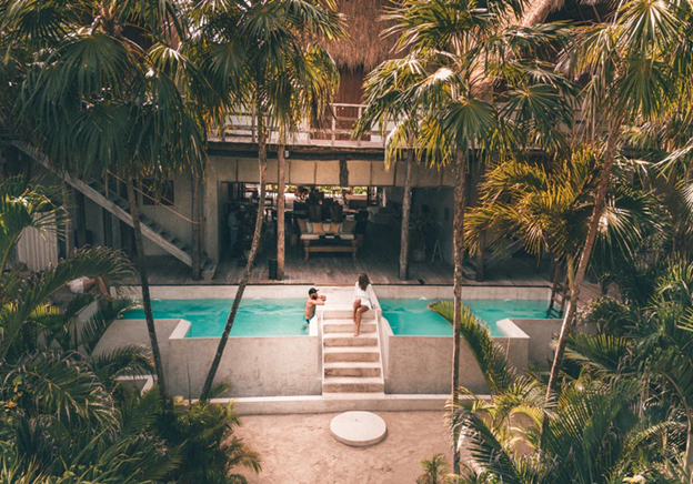 couple in swiming pool