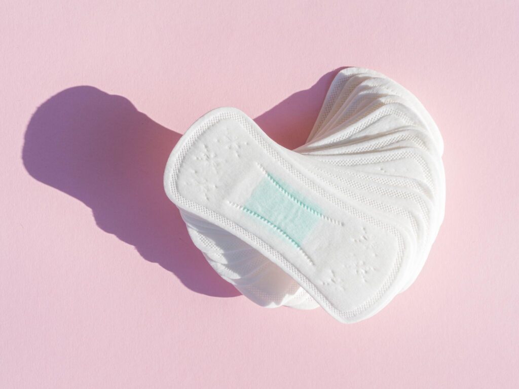 How Toxic-Free Sanitary Pads Reduce Rashes, Itching, and Allergies